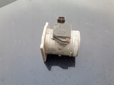 078133471A расходомер воздуха audi a4 b5 a6 c4 2 , 8 ок !