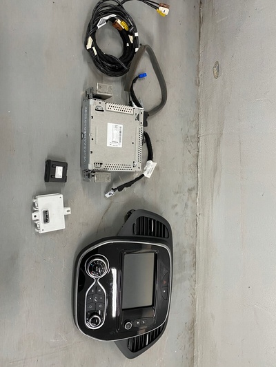 281151536R навигация captur рестайлинг