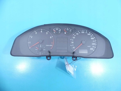 8D0919861H спидометр audi a4 b5 1.6 8v европа