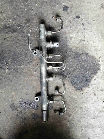 7700114017 Топливная рампа Renault Laguna 2 2003