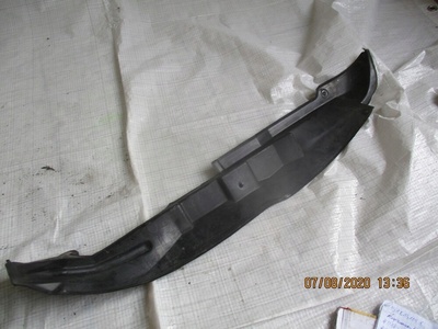 8D0821112 крышка крыла правая передняя audi a4 b5
