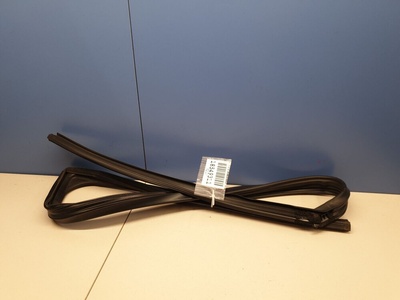 KD5359605F Уплотнитель стекла передней левой двери Mazda CX-5 2011-2017