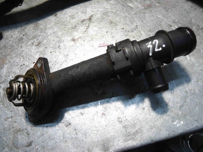 03G121121C Фланец (тройник) системы охлаждения Audi A4 2008 , 4F0122293A
