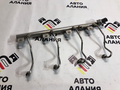 13537547600 Топливная рампа BMW 7-Series F02 2010