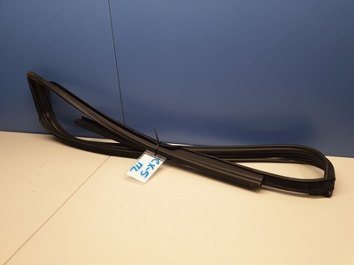 KD5359605F Уплотнитель стекла передней левой двери Mazda CX-5 2011-2017