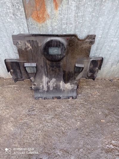 A2115242130 крышка под двигатель мерседес w211 4matic