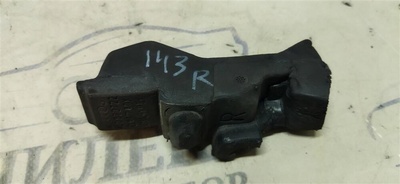 4l0823722 уплотнитель капота Audi Q7 2005> 2008