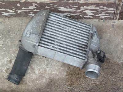 4F0145805M audi a6 c6 2.0 tdi 04 - 11 радиатор интеркулер
