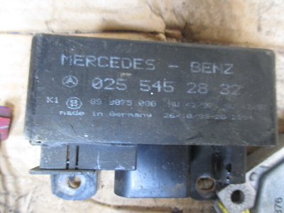 0255452832 мерседес 2.2 dci реле свечи