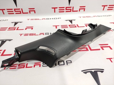 108628500F накладка декоративная правая Tesla Model 3 2019 1086285-00-F
