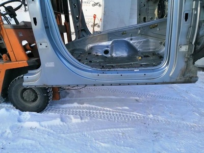 4L0809848 порог со стойкой Audi Q7 2005> 2008
