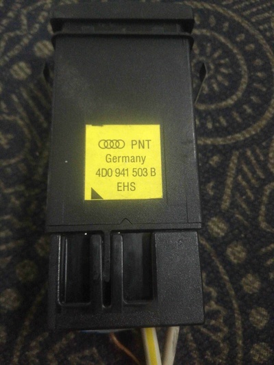 4D0941503B Кнопка подогрева заднего стекла Audi A4 B5(1994-2001) 1997