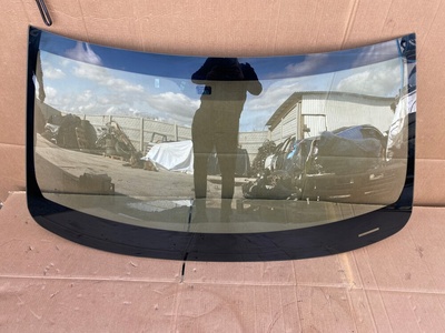 стекло czolowa переднего chevrolet camaro 3.6 2016 -