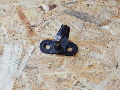 7H0827512 volkswagen t5 ригель крючок люка