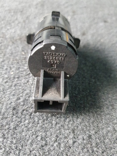3524841 volvo c30 c70 s40 v50 датчик температуры