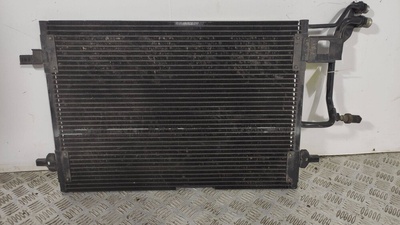 8D0260401D Радиатор кондиционера ПОД РЕЗЬБУ , С ДАТЧИКОМ. Audi A4 B5 2000