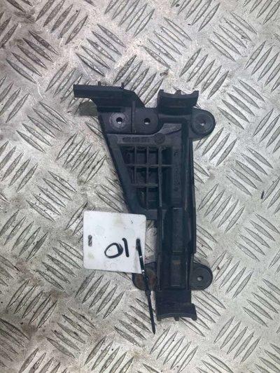 4A0807284 Кронштейн крепления бампера переднего Audi A6 C4 (S6,RS6) 1996 4A0 807 284