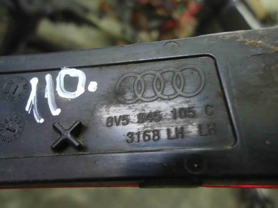 8V5945105C Катафот Audi A3 2017