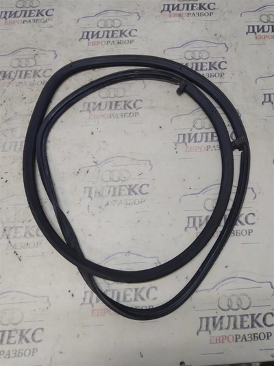 8e0839911m уплотнитель двери Audi A4 (B6) 2000-2006