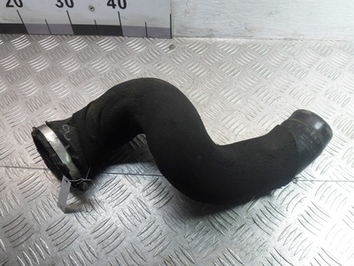 8R0145737J Патрубок интеркулера Infiniti QX56 (JA60) 2004 - 2010 2006 ,