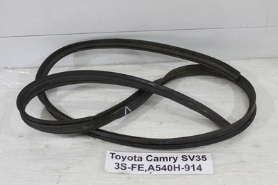 6238232040 Уплотнитель двери Toyota Camry SV35 1991 62382-32040