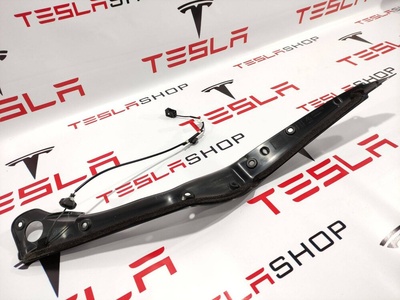 103756000C Прочая запчасть Tesla Model X 2016 1037560-00-C