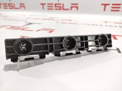 100369100B кронштейн крепления порога Tesla Model S 2015 1003691-00-B