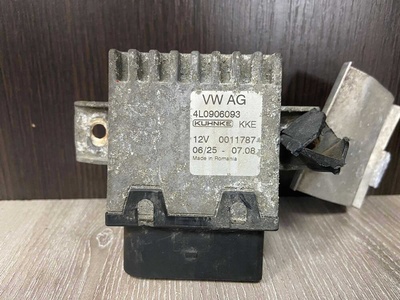 4L0906093 Блок управления топливным насосом Audi Q7 (4LB) 2005 - 2015 2007