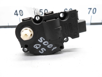 K9749005 Моторчик заслонки печки Audi Q5 (8R) 2008 - 2012 2011 ,