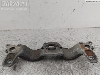 8E0399263S Кронштейн КПП опорный Audi A4 B6 (2001-2004) 2002