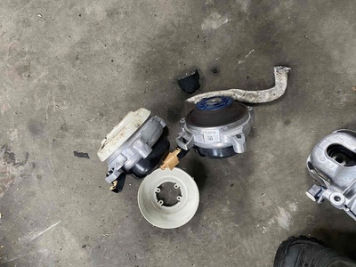 4m0399151n Подушка крепления КПП Audi Q7 4M (2015—2020) 2020 , 4m0399152n