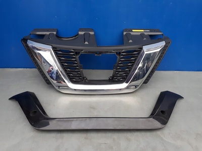 623106FR0C nissan xtrail t32 рестайлинг 2017 - 17 - 21 решетка радиатора накладка