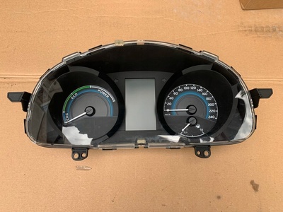 83800F2E63 toyota auris ii 1.8 hybrid рестайлинг спидометр европа