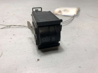 1U0941333C Кнопка корректора фар Skoda Octavia A4 1999