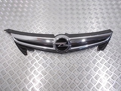 1330069913300698 хромированная решетка радиатора opel zafira c 11 - 16 оригинал