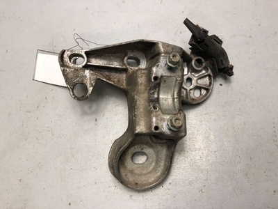 4B0199352 Кронштейн двигателя Audi A4 B5 1998