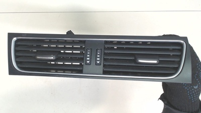 8T1820951C Дефлектор обдува салона перед. левая=правая Audi A5 2007-2011 2009