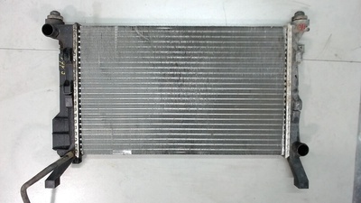 A1695000303 Радиатор охлаждения двигателя Mercedes A W169 2004-2012 2007