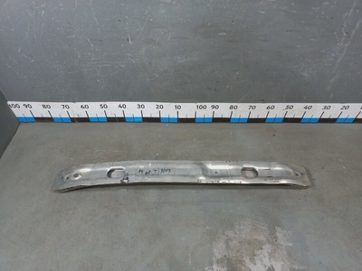 8W0807113 Усилитель переднего бампера Audi A4 B9