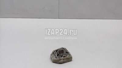 1K0121367P Кронштейн радиатора VAG Octavia (A7) (2013 - )