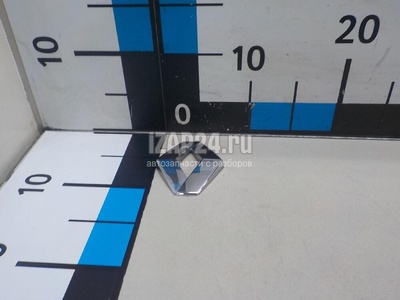 8200469132 Эмблема на крышку багажника Renault Scenic II (2003 - 2009)