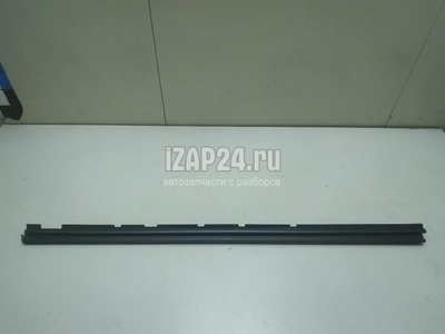 1T0837471B9B9 Уплотнитель стекла двери VAG Touran (2003 - 2010)