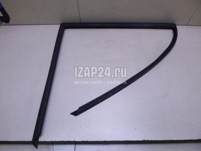 51357305632 Уплотнитель стекла двери BMW X5 E70 (2007 - 2013)