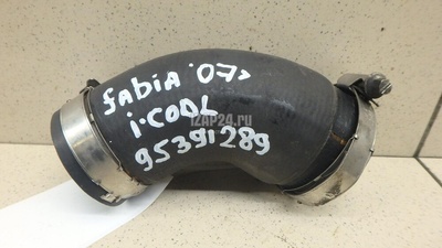 6R0145828A Патрубок интеркулера VAG Fabia (2007 - 2015)