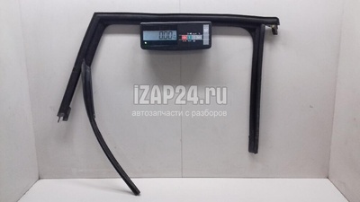 8R0839440G Уплотнитель стекла двери VAG Q5 [8R] (2008 - 2017)