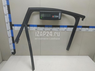 8R0839440G Уплотнитель стекла двери VAG Q5 [8R] (2008 - 2017)
