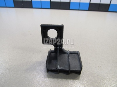 8J0805638 Кронштейн крепления крыла VAG TT(8J) (2006 - 2015)