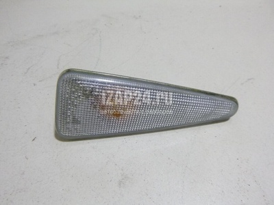 8200602765 Повторитель на крыло правый белый Renault Sandero (2009 - 2014)