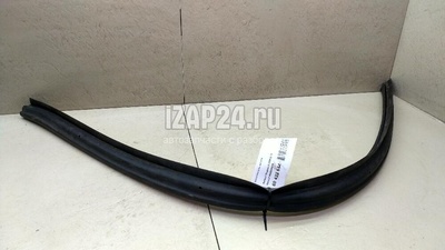 668300007R Уплотнитель капота Renault Megane III (2009 - 2016)
