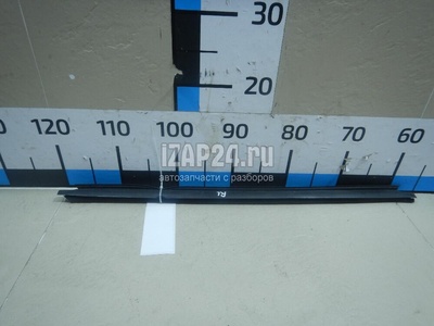 823310035R Уплотнитель (внутри) Renault Duster 2012